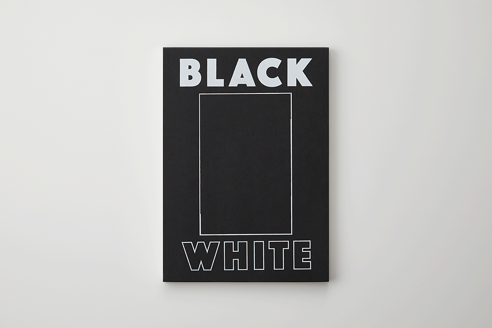 James Chance「BLACK&WHITE」（箔押し／空押し／特殊製本）