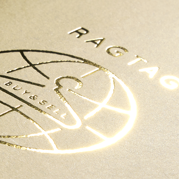 RAG TAG　パスポート型ガイドブック（特殊印刷／箔押し／特殊製本）